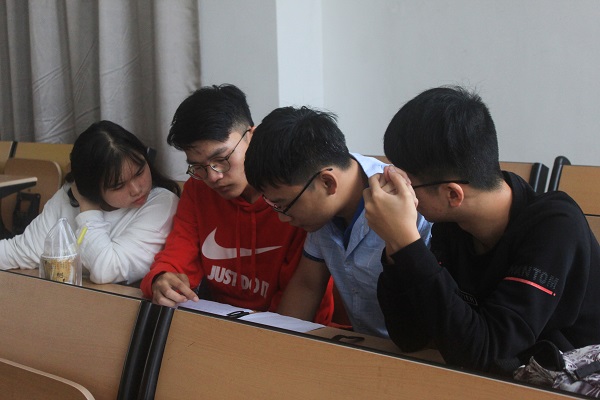 【记者团】181014推理大赛庒培霖5