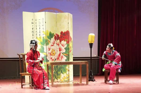 节目《花为媒 报花名》剧照2